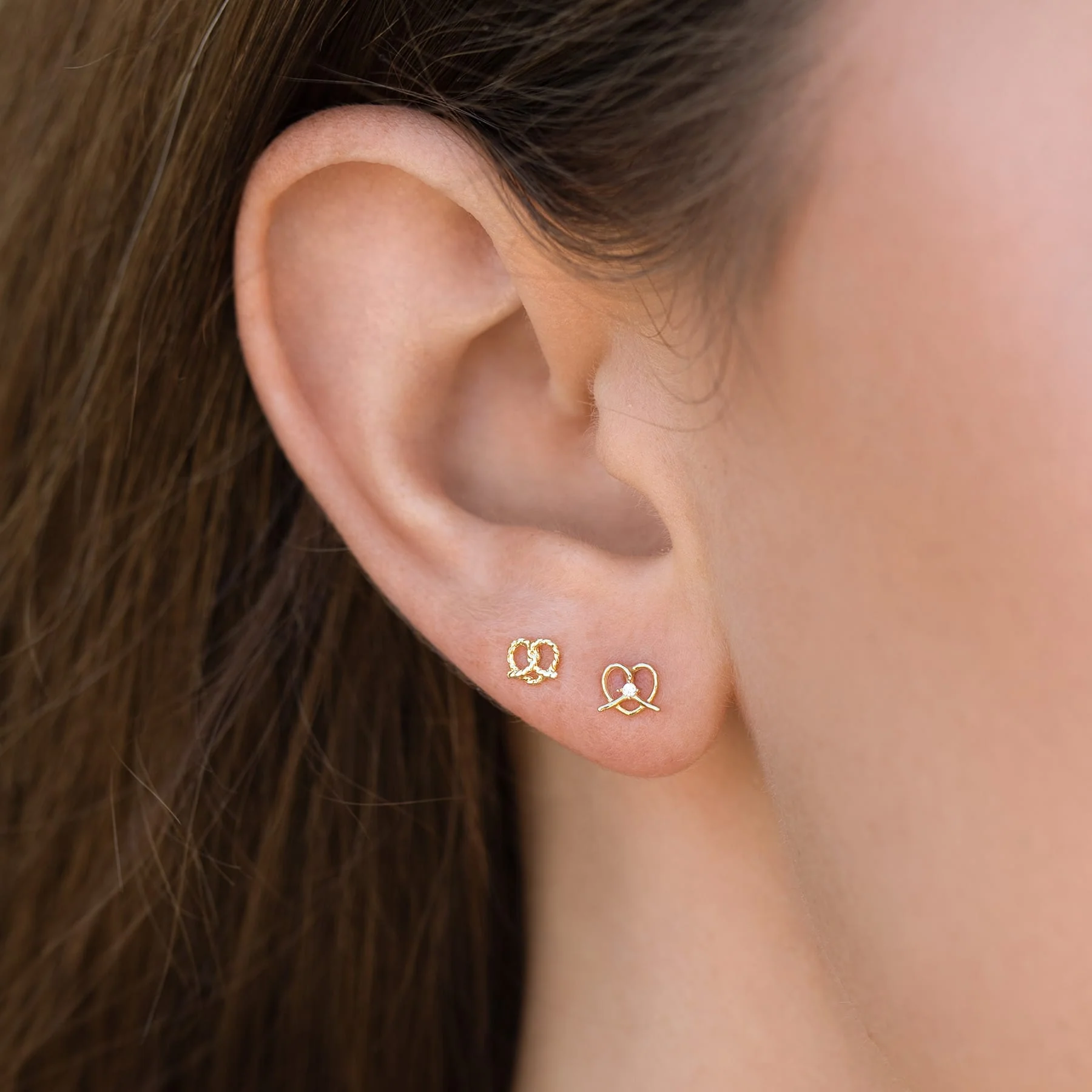 10k Solid Gold Pretzel Twist Ball Back Stud - Image 3