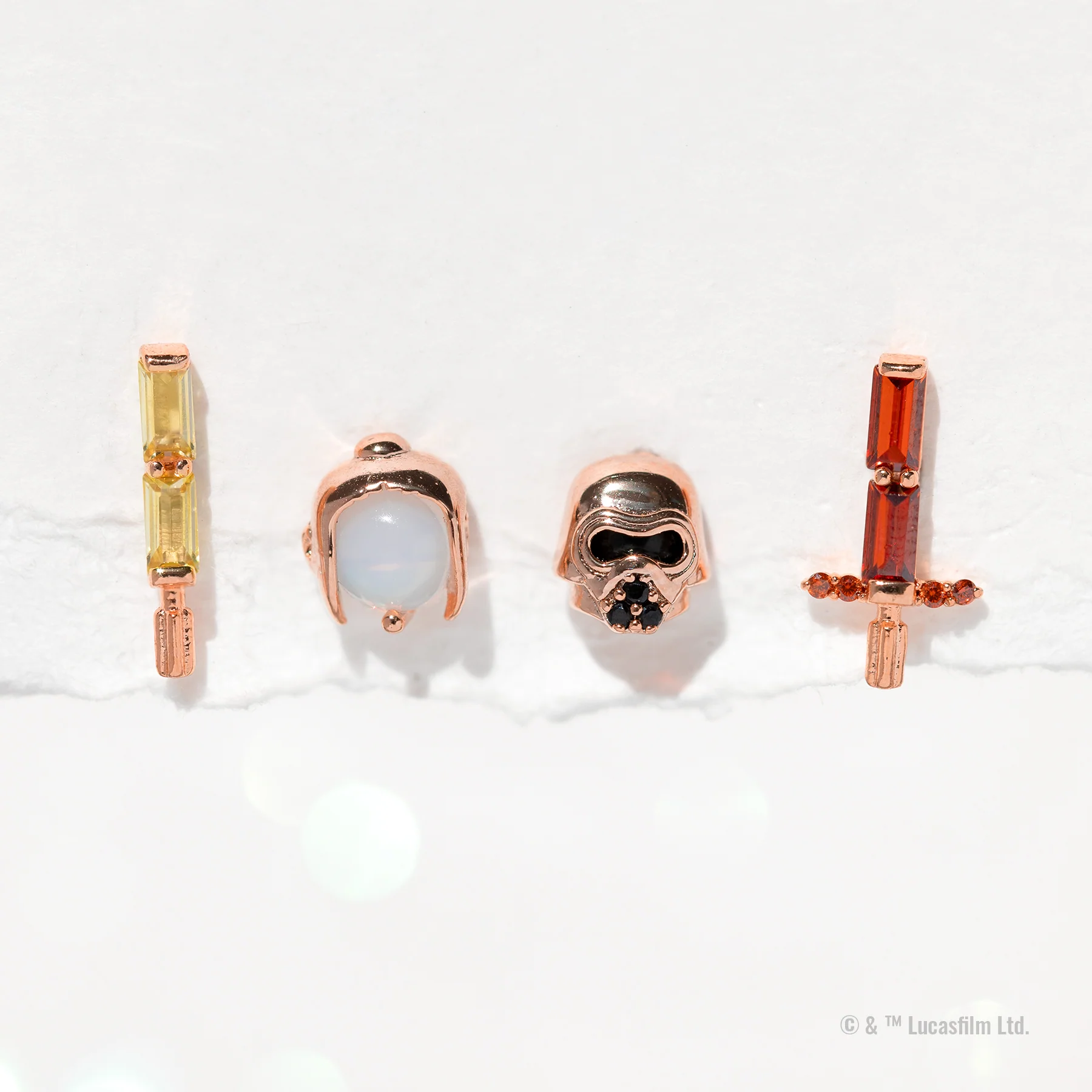 Star Wars™ Rey™ and Kylo™ Dyad Stud Set - Image 4